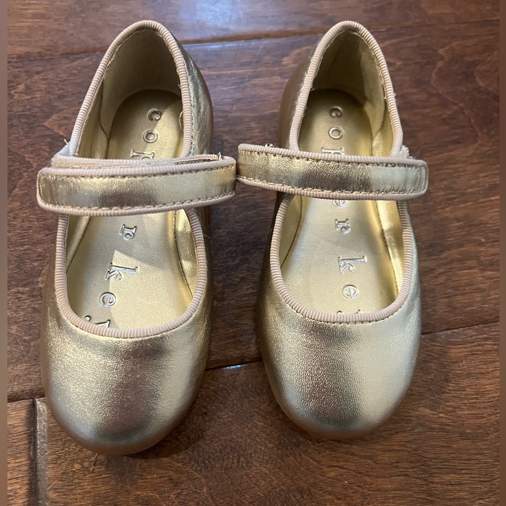 Gold little girl shoes - worn once - size 7